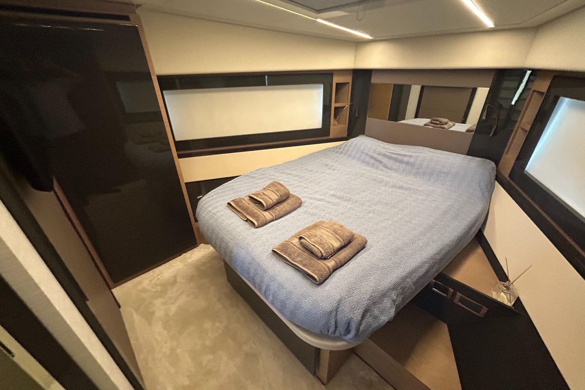 2015 Pershing 70 