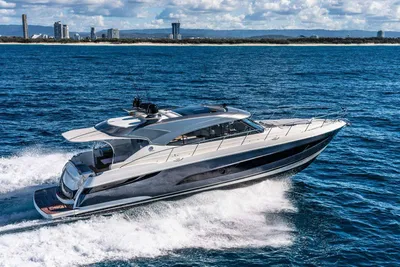 Riviera 5400 Sport Yacht Platinum Edition