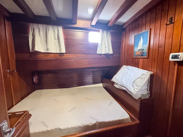  Yacht Photos Pics Cozy wooden cabin interior of 2006 Classic Caicco ERDAL SOGUTCUK yacht.