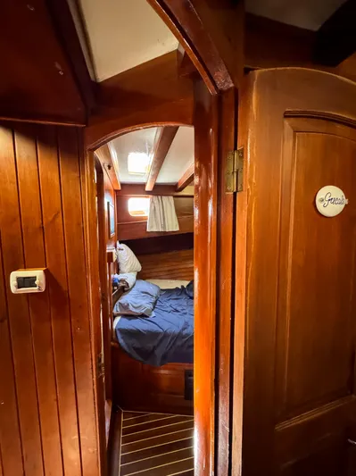  Yacht Photos Pics Wooden interior cabin of 2006 Classic Caicco ERDAL SOGUTCUK yacht.