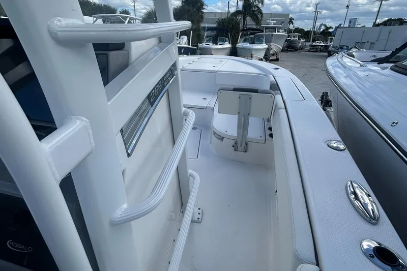 266 Sd - 105 Yacht Photos Pics 