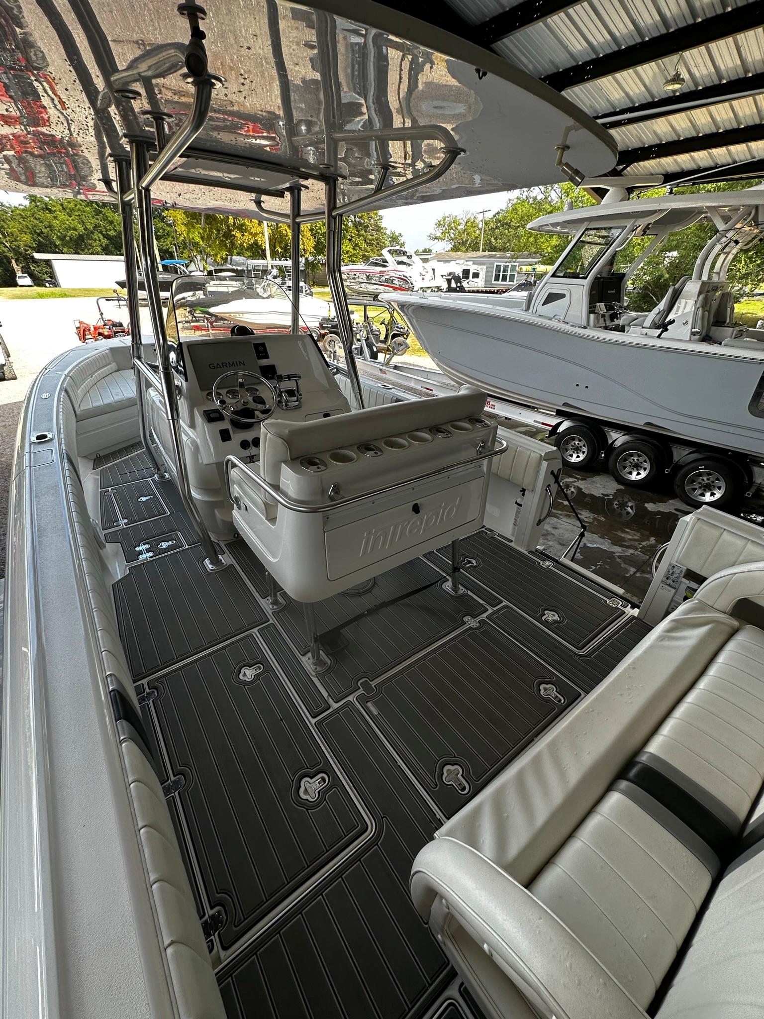 2005 Intrepid 300 Center Console Centre Console for sale YachtWorld