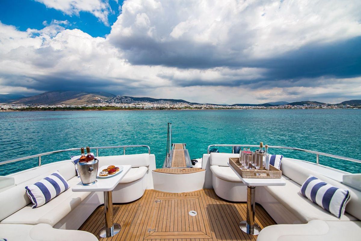 2003 Pershing 66 