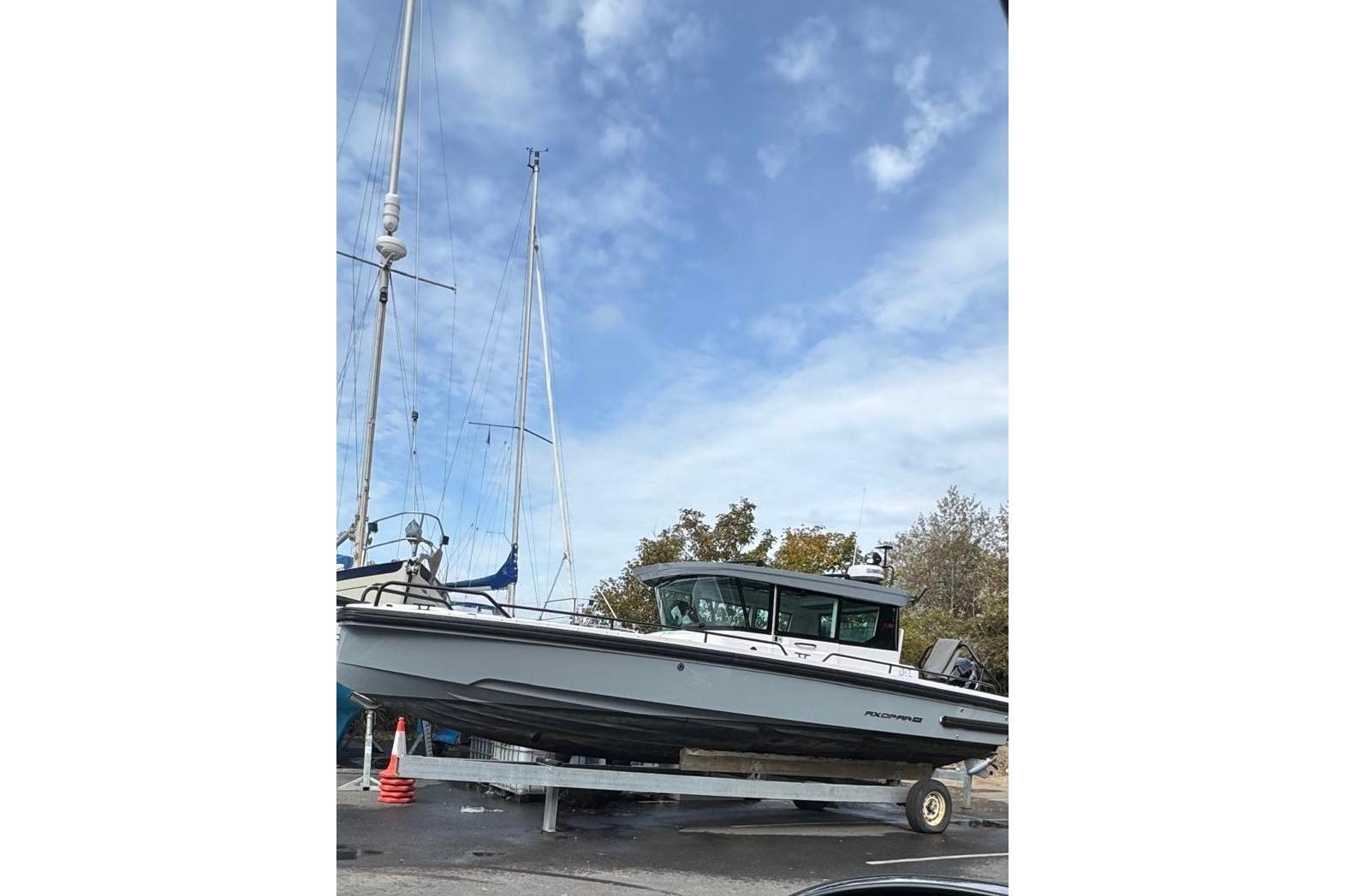 Axopar 28 Cabin Brabus