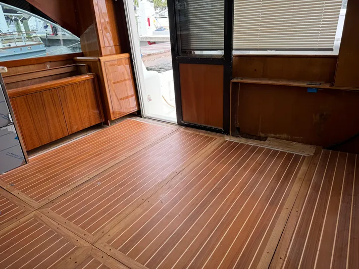  Yacht Photos Pics Interior of a 1997 Ocean Yachts 40 Super Sport with wooden flooring.