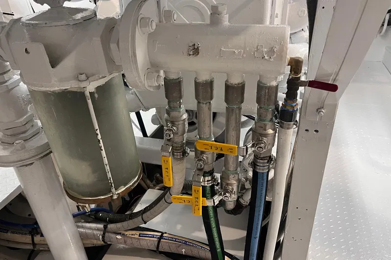 Mon Sheri Yacht Photos Pics New plumbing