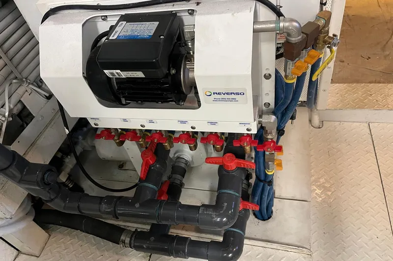 Mon Sheri Yacht Photos Pics New oil change pump