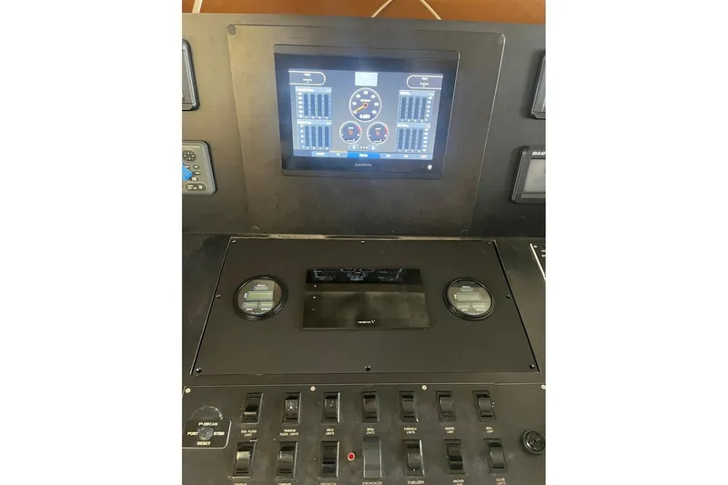 Mon Sheri Yacht Photos Pics Engine data on Garmin screen