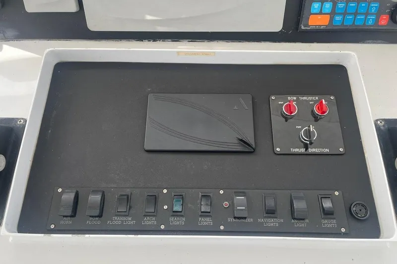 Mon Sheri Yacht Photos Pics Updated photo with new screen with analog gauges removed