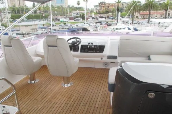 Sexsea Yacht Photos Pics flybridge helm
