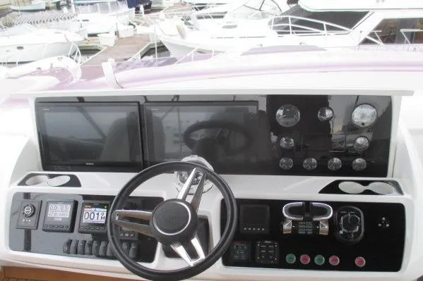 Sexsea Yacht Photos Pics flybridge helm and navigation