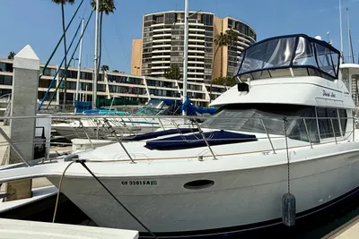Carver 355 Aft Cabin