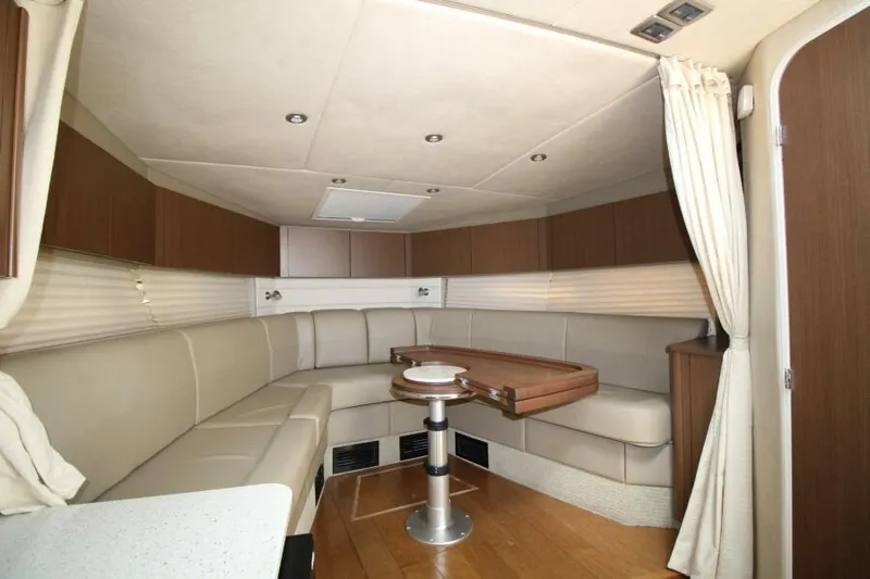 Bitt Free Yacht Photos Pics Cabin/Convertible Berth