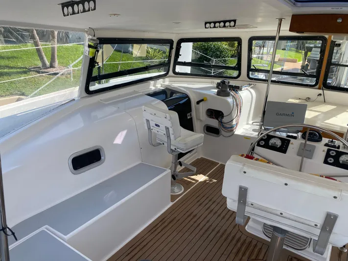 Island Breeze Yacht Photos Pics 