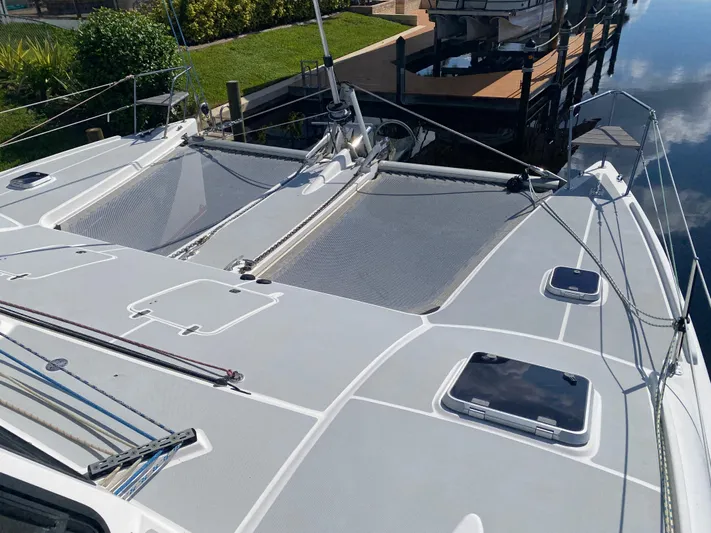 Island Breeze Yacht Photos Pics 