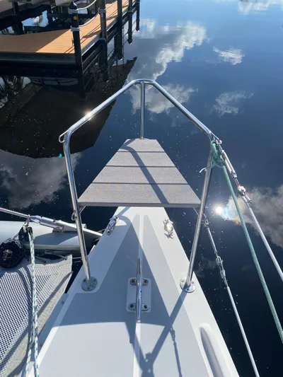 Island Breeze Yacht Photos Pics 