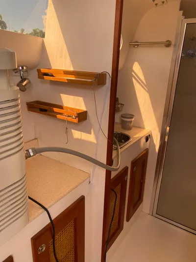 Island Breeze Yacht Photos Pics 