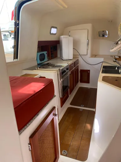 Island Breeze Yacht Photos Pics 