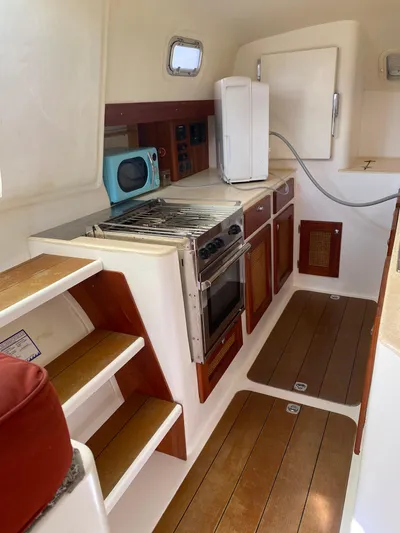 Island Breeze Yacht Photos Pics 