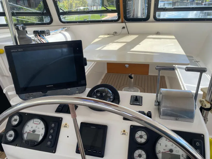 Island Breeze Yacht Photos Pics 