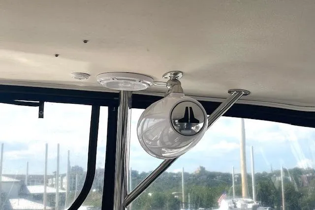"just One Mohr" Yacht Photos Pics Ceiling-mounted speaker on 2005 Regal Commodore 4260 yacht interior.