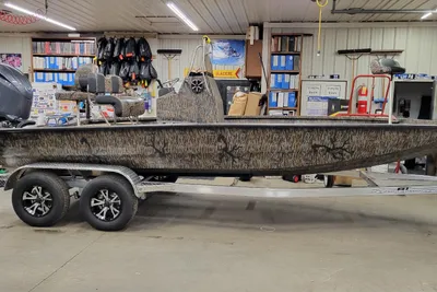 Xpress H210 Bay w/ Yamaha 150 (In stock!)