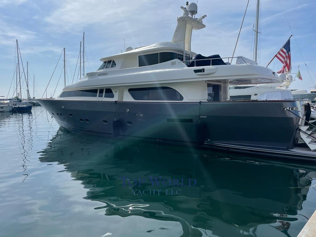 2000 Custom Ferretti Custom Line Navetta 27