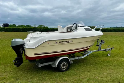 2008 Quicksilver 470 Cruiser