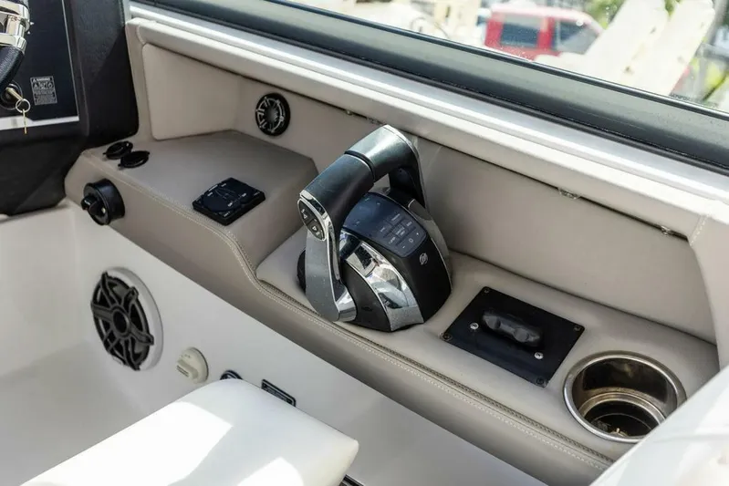  Yacht Photos Pics Control panel of 2020 Four Winns H350 boat with throttle and speaker.