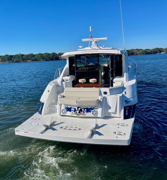 2015 Cruisers Yachts 45 Cantius