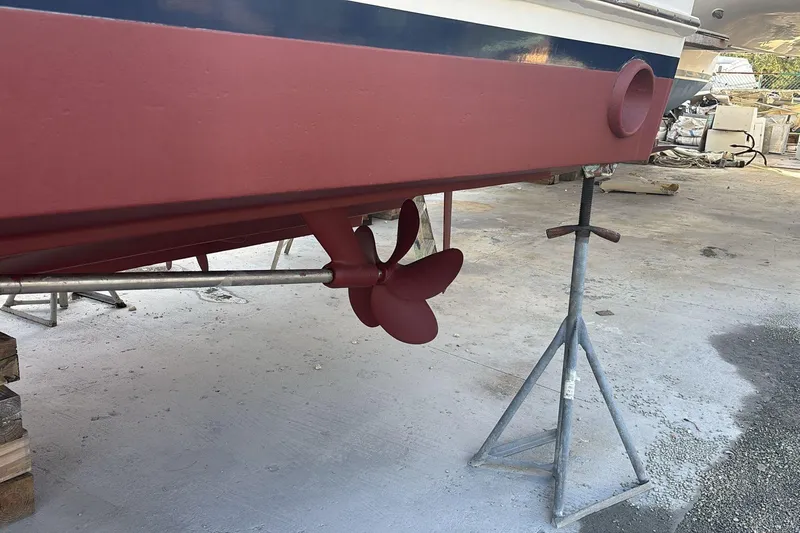 Tatosh Yacht Photos Pics 1998 Grand Banks 43 Eastbay FB boat propeller and hull on stands.