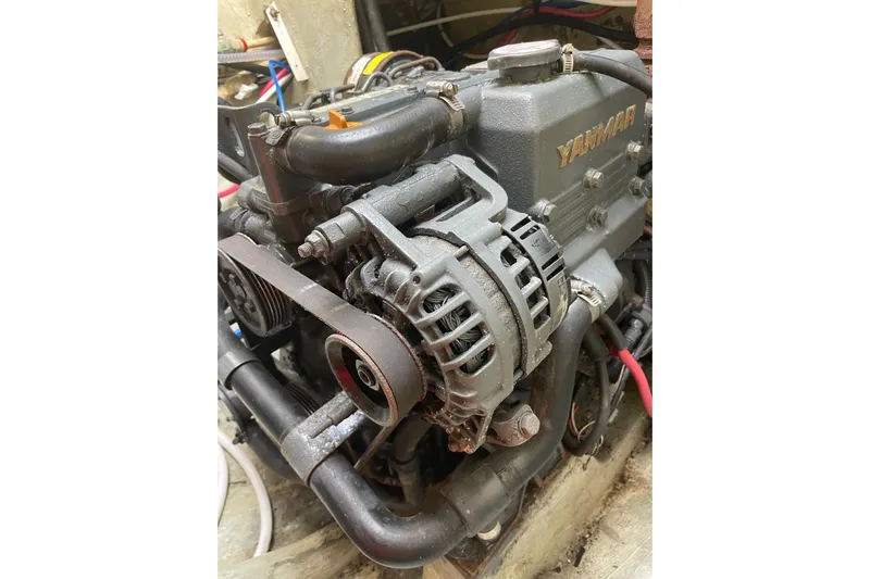  Yacht Photos Pics Close-up of a Yanmar engine in a 1998 Voyager Norseman 430 boat.