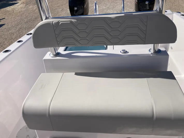  Yacht Photos Pics 2025 Twin Vee 260STX boat seating with modern design and comfortable upholstery.