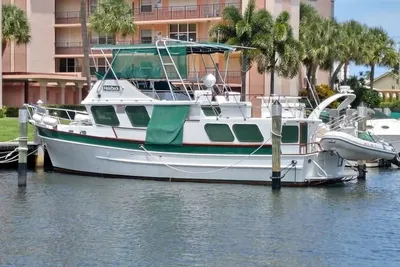 Universal Marine 41