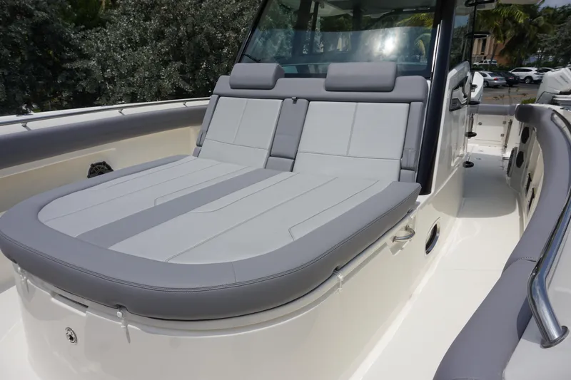 Bwcp0430a424 Yacht Photos Pics 2024 Boston Whaler 380 Outrage boat with spacious seating and sleek design.