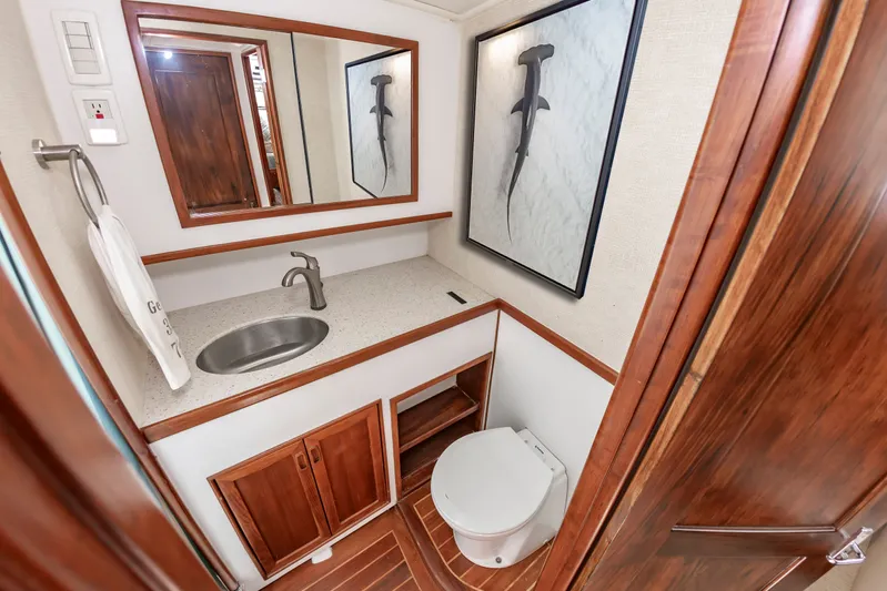 Sea Junkie Yacht Photos Pics 