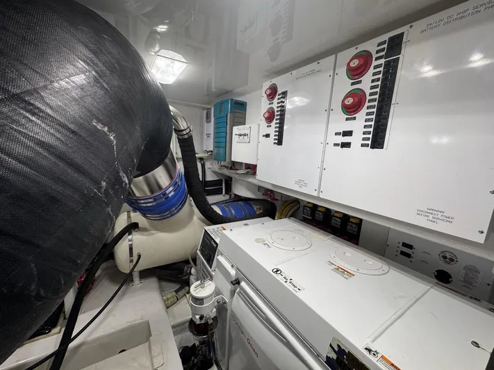 Dry Bones Yacht Photos Pics 