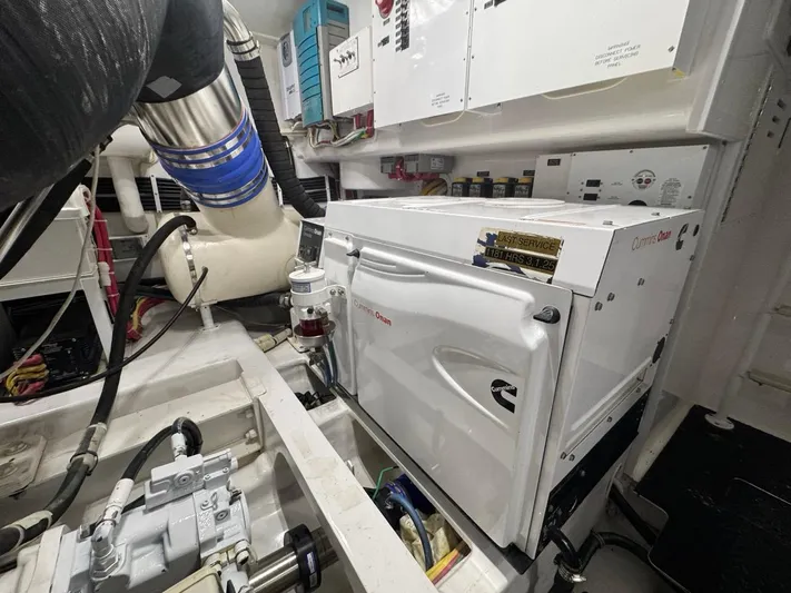 Dry Bones Yacht Photos Pics 