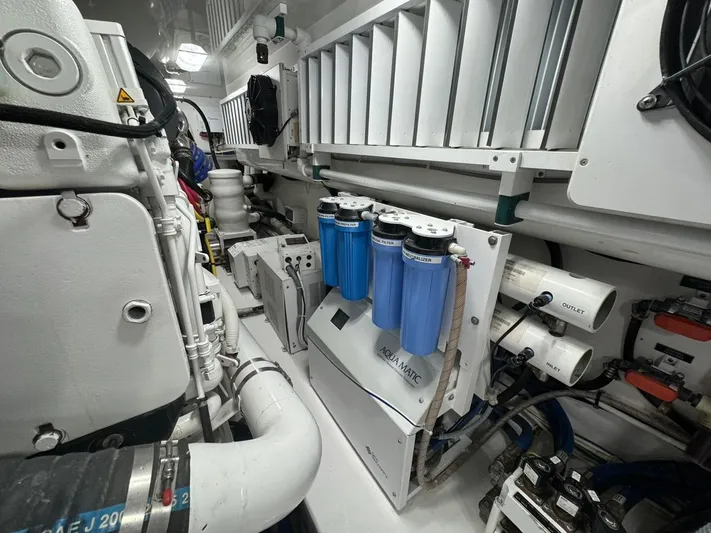 Dry Bones Yacht Photos Pics 