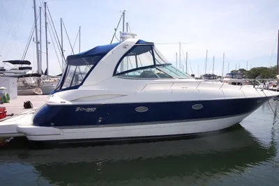 Cruisers Yachts 370 Express