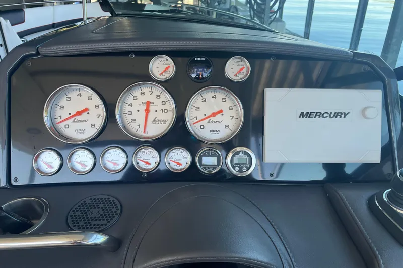 310 Bow Rider Yacht Photos Pics Dashboard of 2021 Formula 310 Bowrider I/O with Mercury gauges and controls.