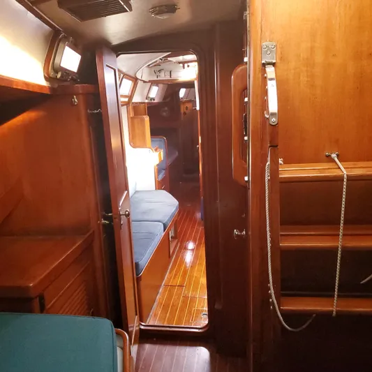 Vivamus Yacht Photos Pics 