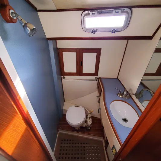 Vivamus Yacht Photos Pics 