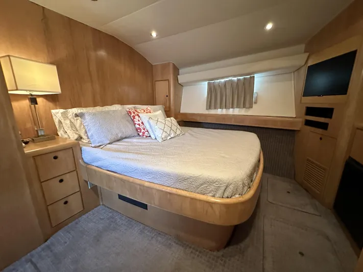 Poco Mas Yacht Photos Pics 