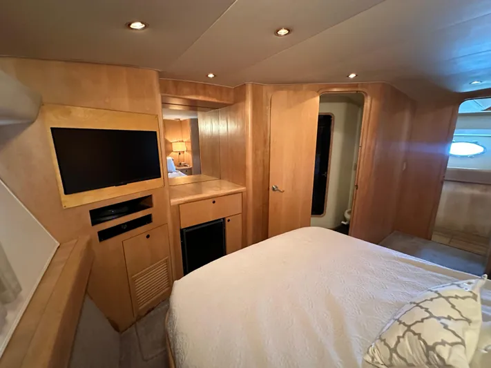 Poco Mas Yacht Photos Pics 