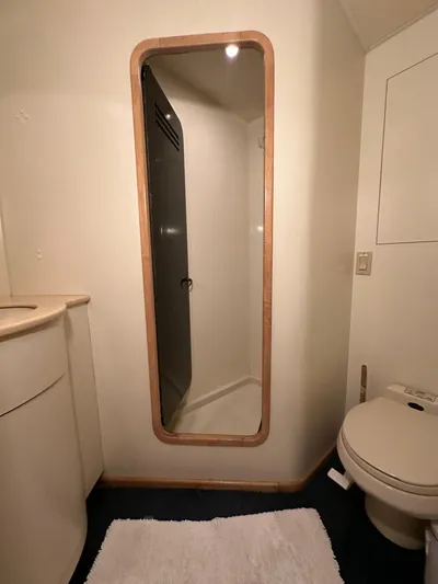 Poco Mas Yacht Photos Pics 