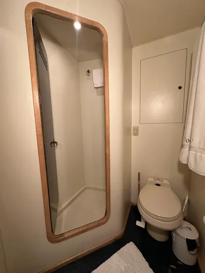 Poco Mas Yacht Photos Pics 