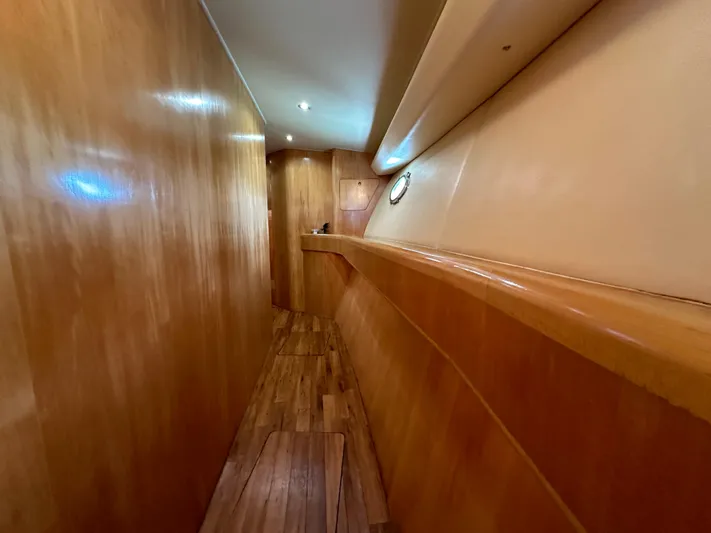 Poco Mas Yacht Photos Pics 