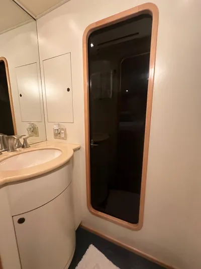 Poco Mas Yacht Photos Pics 