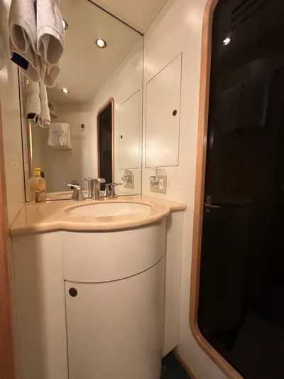 Poco Mas Yacht Photos Pics 